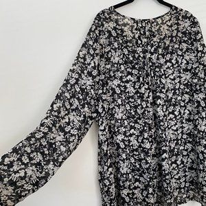 BOBEAU - Black & White Floral Flowy Blouse